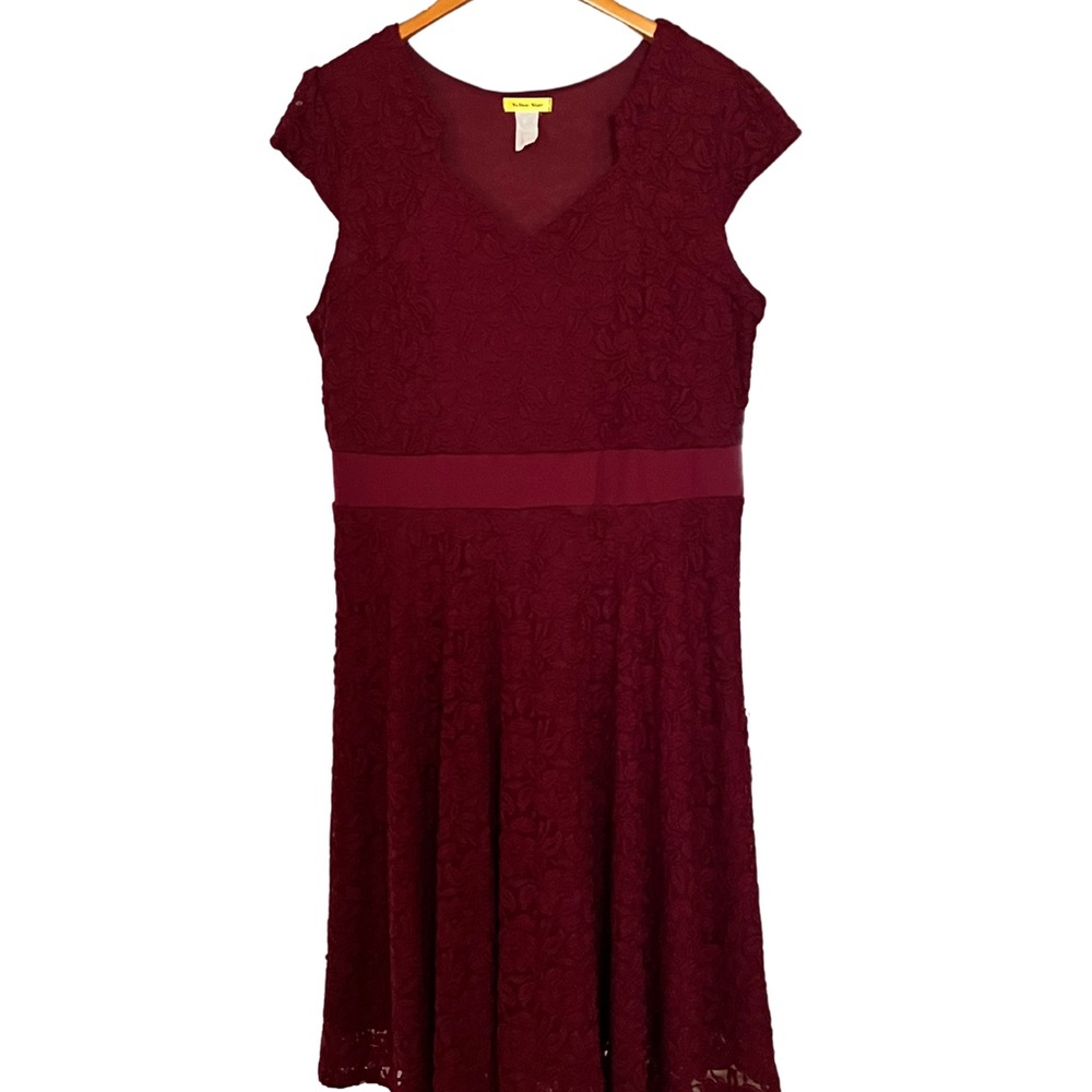 Elegant Burgundy Lace Dress